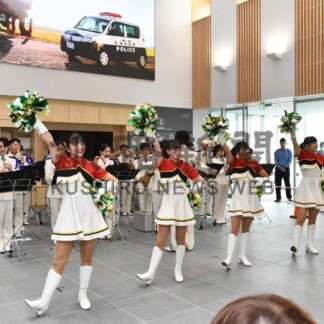 演奏とパフォーマンス披露　道警、新庁舎開庁記念コンサート【根室】(2024-10-18)