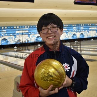中田さんボウリングで国スポ出場　「目標はベスト８」【釧路市】(2024-10-05)