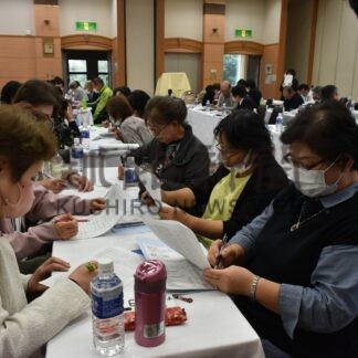 民生委員研修で職務を再確認　要介護認定体験も【弟子屈】(2024-10-24)