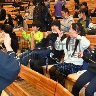 体系的にアイヌ文化学習　阿寒湖温泉、修学旅行先として注目【釧路市】(2024-10-04)