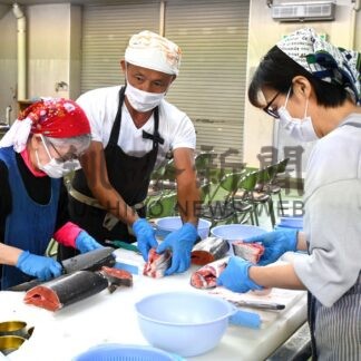 秋サケで缶詰作り、水産資源に興味を　博物館講座【釧路市】(2024-10-07)