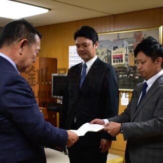 市議２氏が辞職届【釧路市】(2024-10-12)