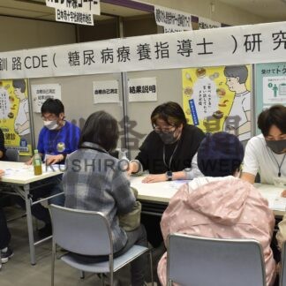 市民ら健康チェック　イベントにぎわう【釧路市】(2024-10-21)