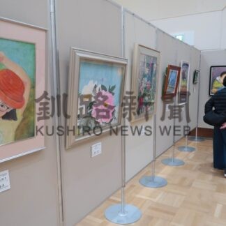 展覧部門始まる 力作３８２点　市文化祭【根室】(2024-11-03)