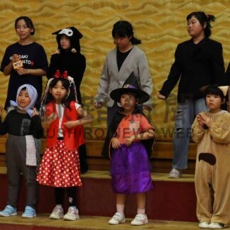 一人何役もこなし演目披露　花咲港小で「みんなが主役の文化祭」【根室】(2024-11-08)