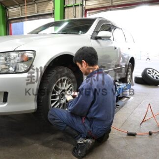 タイヤ交換本格化　冬到来前に活発化【釧路市】(2024-11-10)