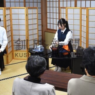 お茶で住民おもてなし　北陽高生らコラボ企画【釧路市】(2024-11-23)