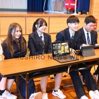 地域課題改善策を提案　釧路明輝高生、市職員らにプレゼン【釧路市】(2024-11-19)