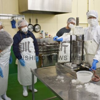 標茶高とまちの魅力 バスツアーで　生徒ら企画 町内外参加者に紹介【標茶】(2024-11-26)