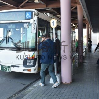 バス運転手に興味持って　３事業者が体験、就職相談会【釧路市】(2024-11-03)