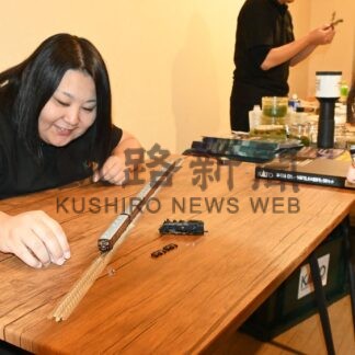 Nゲージ「湿原号」初公開　鉄道ファン出来栄え体感【釧路市】(2024-11-27)