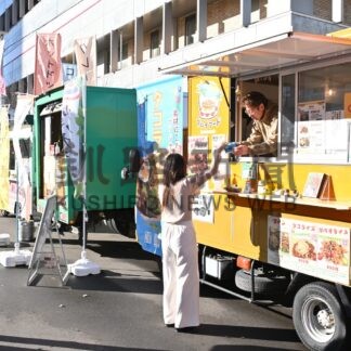 十勝のグルメ味わって　キッチンカーが集結【釧路市】(2024-11-30)