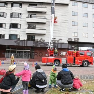 ホテル火災想定し訓練　消防阿寒湖温泉支署【釧路市】(2024-11-21)