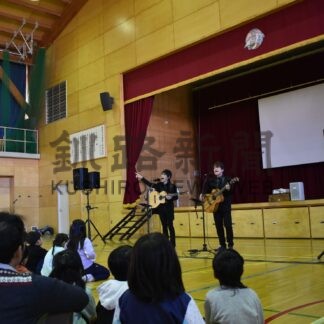 ヒートボイス 全校児童と校歌斉唱　東雲小開校２０周年で記念集会【釧路市】(2024-11-17)