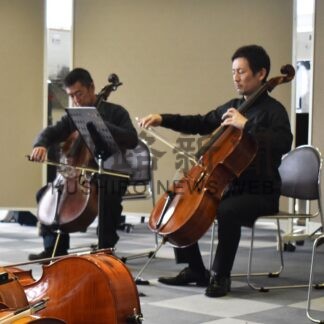 チェロの優雅な響き観客楽しむ　ロビーコンサート【釧路市】(2024-11-17)