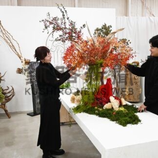 季節の花で癒やされて　「ＭＥＤＥＲＵ」オープン【釧路市】(2024-11-22)