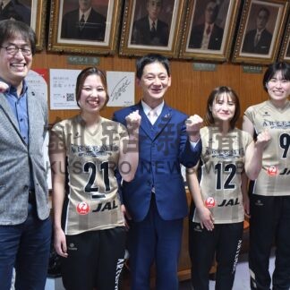 Ｖリーグ２部 来年３月釧路で初開催　アルテミス北海道、鶴間市長を表敬訪問【釧路市】(2024-11-26)