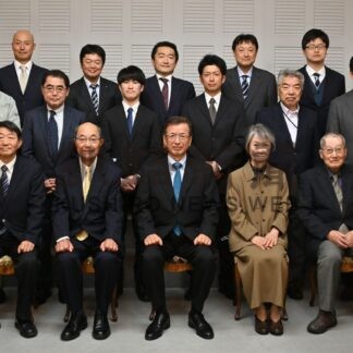 地元の酒酌み交わし交流　室工大同窓会【釧路市】(2024-11-04)