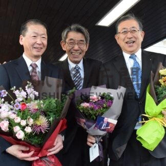 後輩職員に今後託す　副市長、秋里氏、吉田氏退任式【釧路市】(2024-12-28)