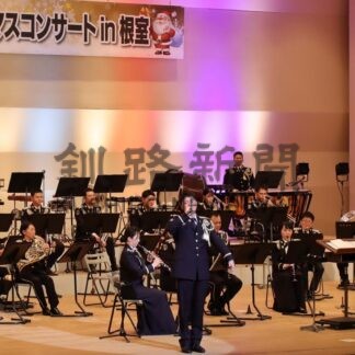 陸自第５音楽隊 ６年ぶりコンサート　中高生に演奏指導も【根室】(2024-12-28)