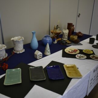 高い技術の作品展示　磯分内陶芸同好会【標茶】(2024-12-04)