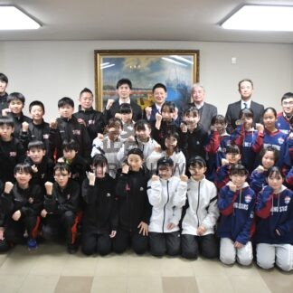 ミニバス３チーム全道へ　鶴間市長に抱負語る【釧路市】(2024-12-05)