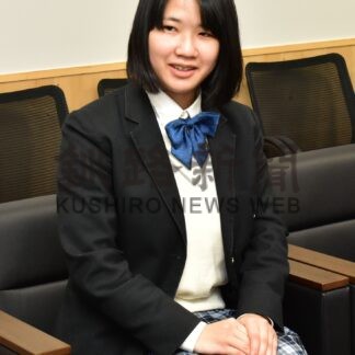 中澤さん（根室高２年）全国へ　全道演劇発表で最優秀生徒講評委員受賞【根室】(2024-12-29)