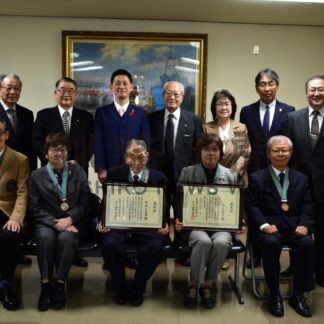 ４個人１団体に善行表彰【釧路市】(2024-12-04)