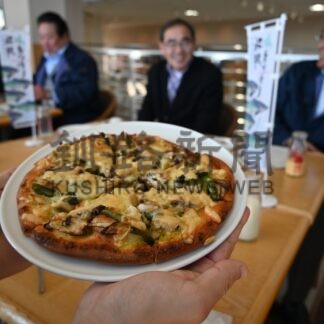 「氷鮮まいわし」ＰＲ　　コープはまなか、１１日１０００円以上買い物で無料提供【浜中】(2024-12-10)