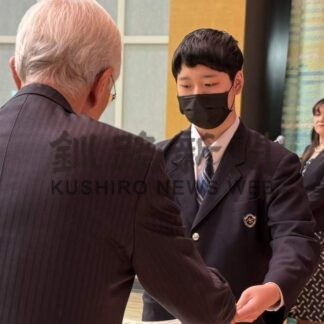 北方領土への思い熱く　全道高校生弁論、藤井さん優良賞【札幌】(2025-01-19)