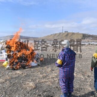 正月飾り焼き無病息災祈願　白洋老友会焼納祭【白糠】(2025-01-18)