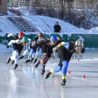 銀盤で８０人熱戦　新春スケート競技会【別海】(2025-01-07)