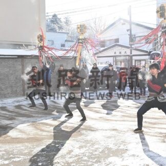 火災のない一年を　釧路市消防団阿寒第２分団出初め式、まとい振り披露【釧路市】(2025-01-06)