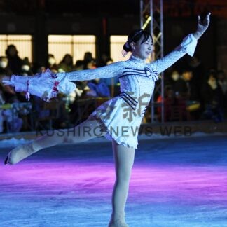 ウインターパーク開幕　フィギュアで華麗な演技【釧路市】(2025-01-19)