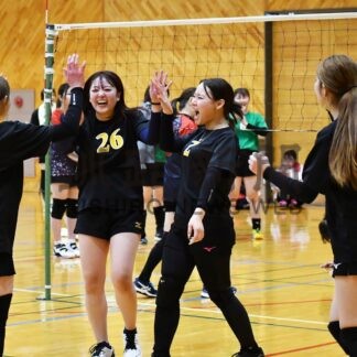 頂点目指しラリー白熱　ソフトバレー松立鋼機杯【釧路町】(2025-02-18)