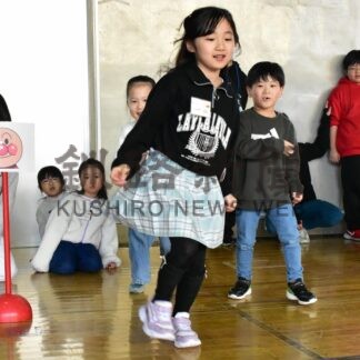 小学校は楽しい　根室で一日体験入学【根室】(2025-02-13)