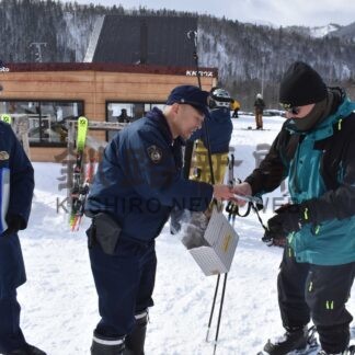 バックカントリー安全に　金山スキー場で啓発【標津】(2025-02-23)
