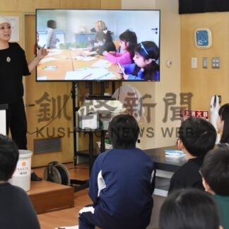 鳥取小生、平和への思い込めトートバッグ作り　サトリーさん授業【釧路市】(2025-02-26)