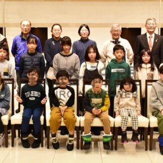 下斗米さん（花咲小）最高賞　野鳥イラストコン表彰式【根室】(2025-02-06)