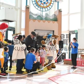 交通ルール守ろう　釧路署、子供らにクイズで啓発【釧路市】(2025-02-25)