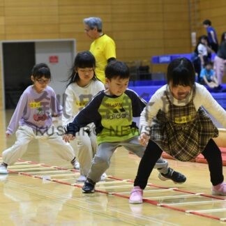 子供ら運動遊び楽しむ　とらいあんぐる９４６教室【釧路市】(2025-02-18)