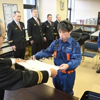 初期消火で被害拡大防止　釧路市消防団 第13分団員、大友さん表彰【釧路市】(2025-02-20)