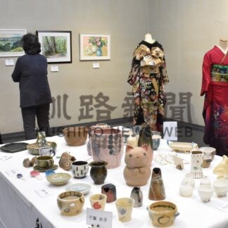 ３０周年記念し１３サークル出品　市民学園友の会作品展【釧路市】(2025-03-21)