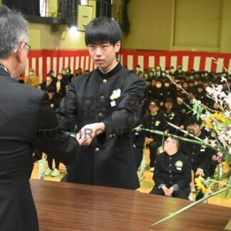 夢に向かい学びや巣立つ　釧路の１５中学校で卒業式【釧路市】(2025-03-15)