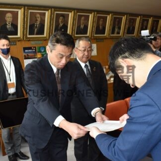 水道料金改定率圧縮を　審議会が鶴間市長に答申【釧路市】(2025-03-29)