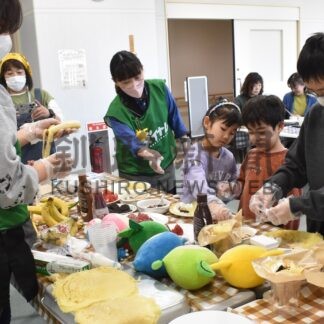 クレープ作りの食材提供　ダイナム宝町、貝塚店が釧路町の地域食堂で【釧路市】(2025-03-22)