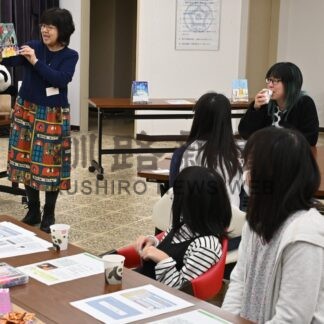 絵本通じ心と向き合う　大津さんワークショップ【白糠】(2025-03-19)