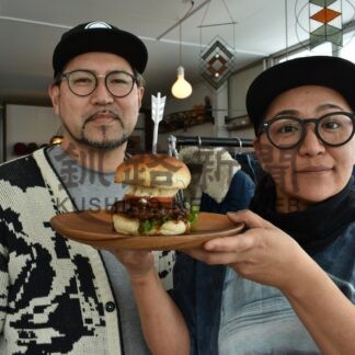 こだわりバーガーいかが　バンズバッシュ、古着も販売【弟子屈】(2025-03-29)