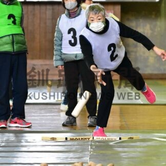 モルックで汗流す　市民ら２８人体験【根室】(2025-03-27)