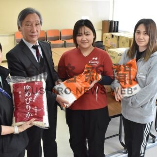 まりも学園にフードドライブ食料品寄贈　カーブス【釧路市】(2025-03-02)